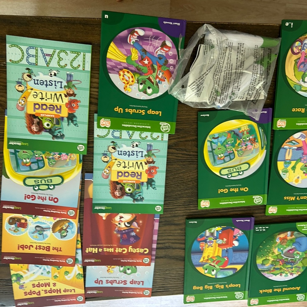 Leap frog reader system w books